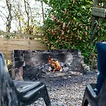 Casa de Férias The Pine Including Games Room, Camp Fire & Hot Tub *