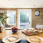 Hébergement de vacances The Pine Including Games Room, Camp Fire & Hot Tub Bristol