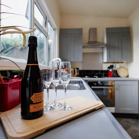 Holiday home The Pine Including Games Room, Camp Fire & Hot Tub Bristol