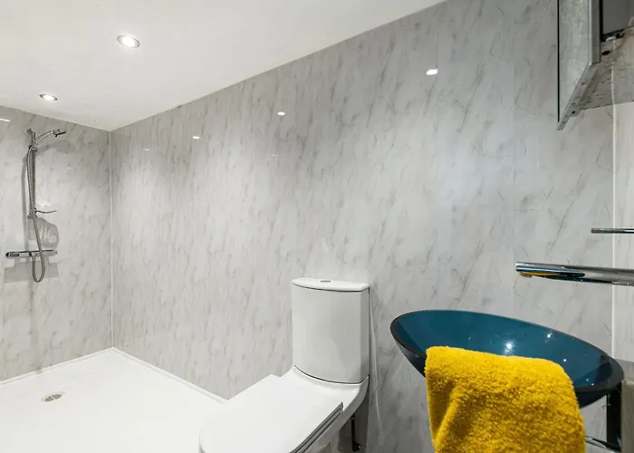 The Pine Including Games Room, Camp Fire & Hot Tub *