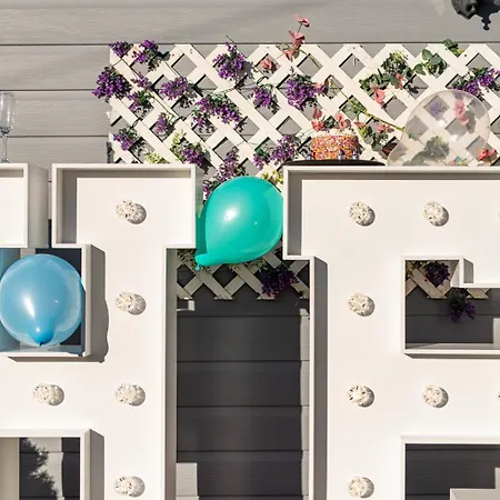 The Pine Including Games Room, Camp Fire & Hot Tub Vakantiehuis