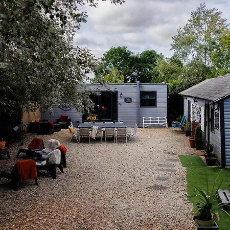 The Pine Including Games Room, Camp Fire & Hot Tub