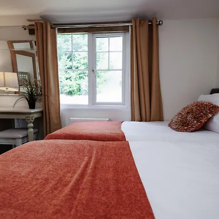 Vakantiehuis The Pine Including Games Room, Camp Fire & Hot Tub *