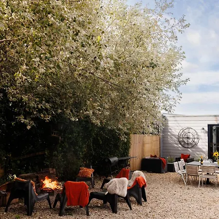 Nyaraló The Pine Including Games Room, Camp Fire & Hot Tub Bristol