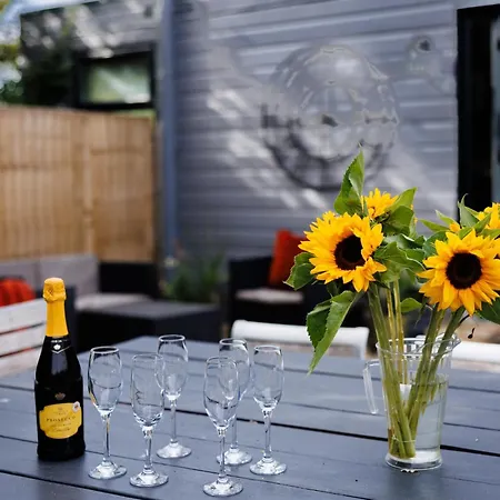 The Pine Including Games Room, Camp Fire & Hot Tub Vakantiehuis