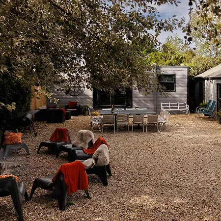 The Pine Including Games Room, Camp Fire & Hot Tub Vakantiehuis Bristol