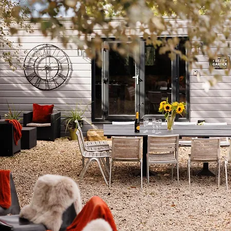 The Pine Including Games Room, Camp Fire & Hot Tub Vakantiehuis *