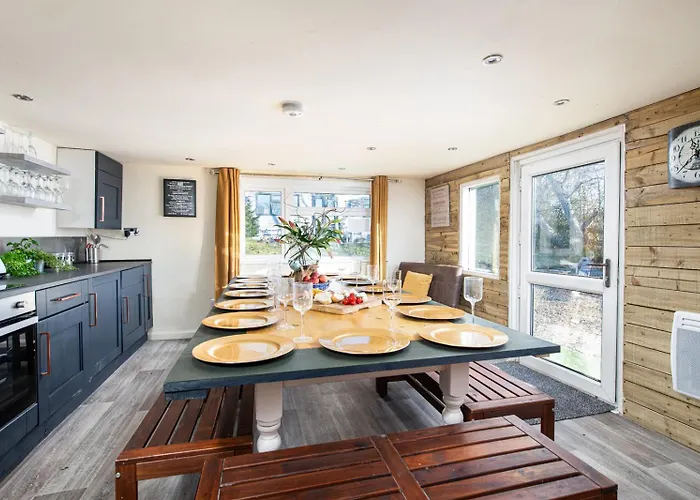 בית נופש The Pine Including Games Room, Camp Fire & Hot Tub *