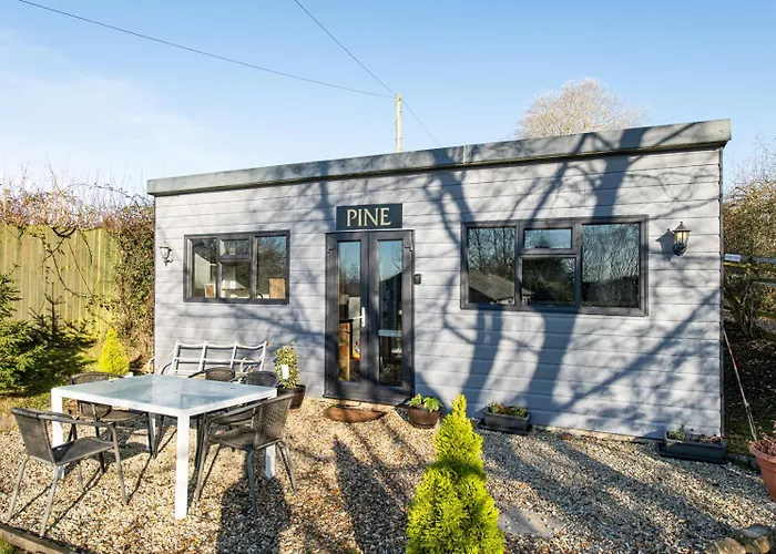 The Pine Including Games Room, Camp Fire & Hot Tub *