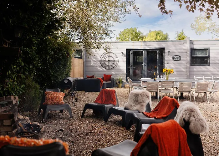 בית נופש The Pine Including Games Room, Camp Fire & Hot Tub בריסטול