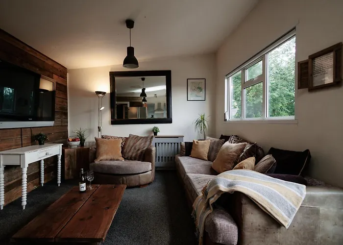 בית נופש The Pine Including Games Room, Camp Fire & Hot Tub *